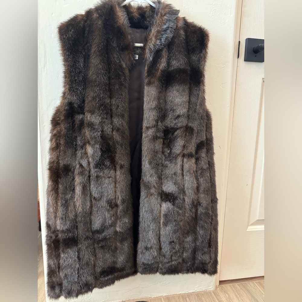 Fabulous Furs Faux Fur Vest in Brown size medium